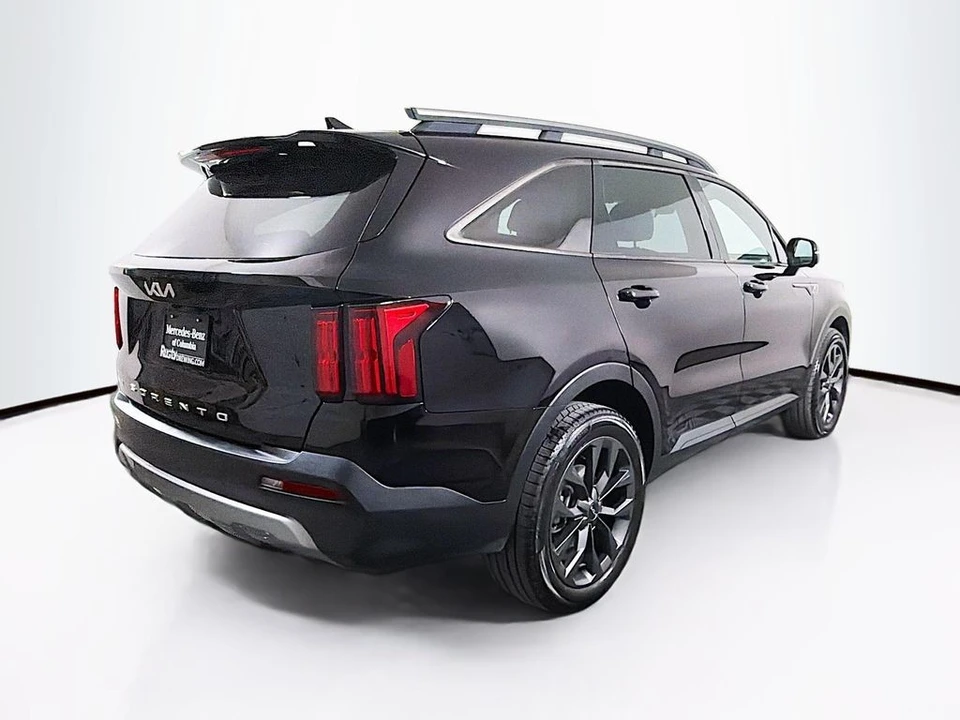 2022 Kia Sorento - Image 7 of 21