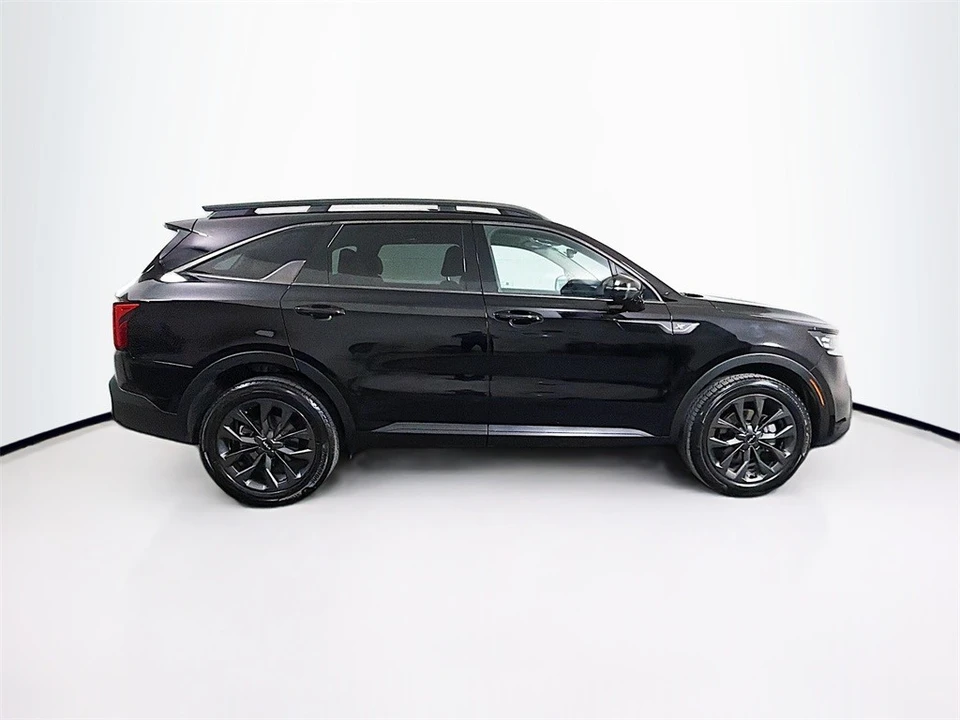 2022 Kia Sorento - Image 8 of 12