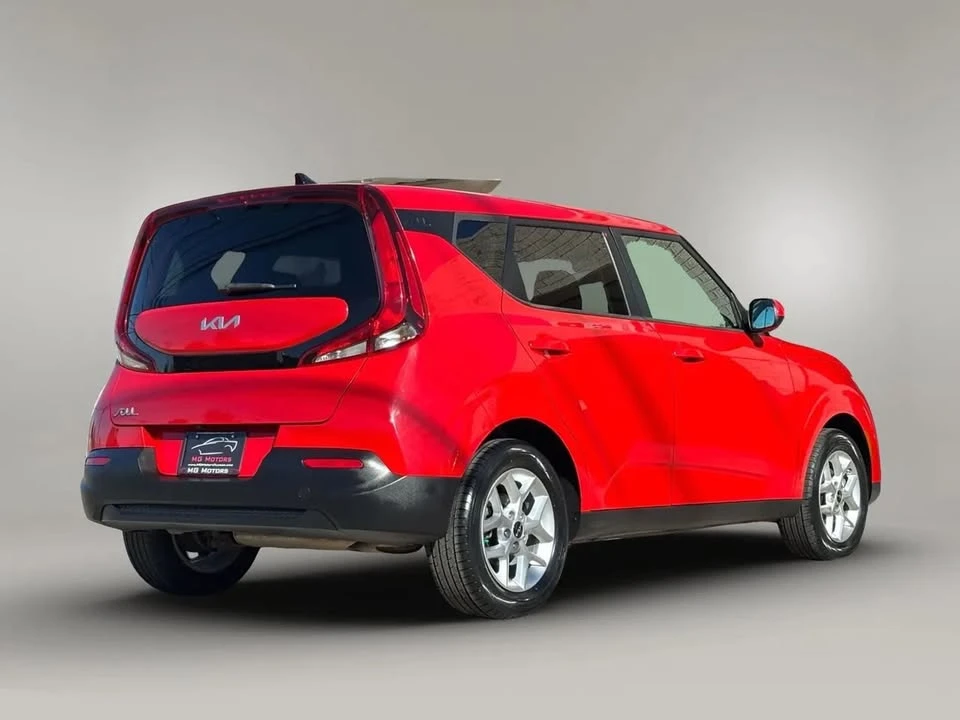2022 Kia Soul - Image 16 of 20