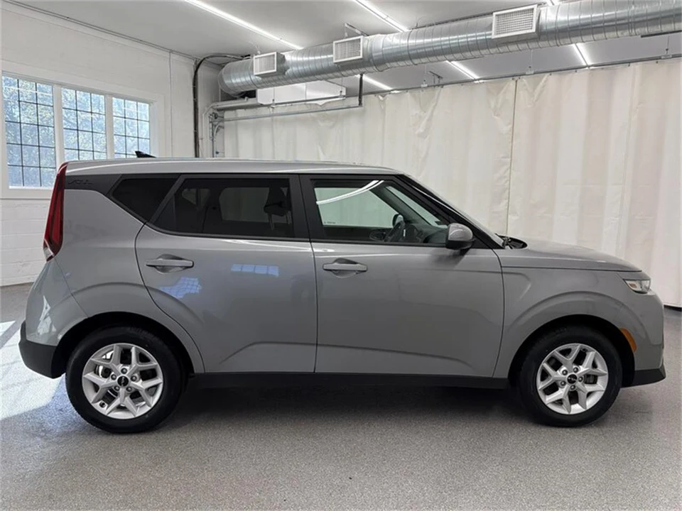 2022 Kia Soul - Image 4 of 16