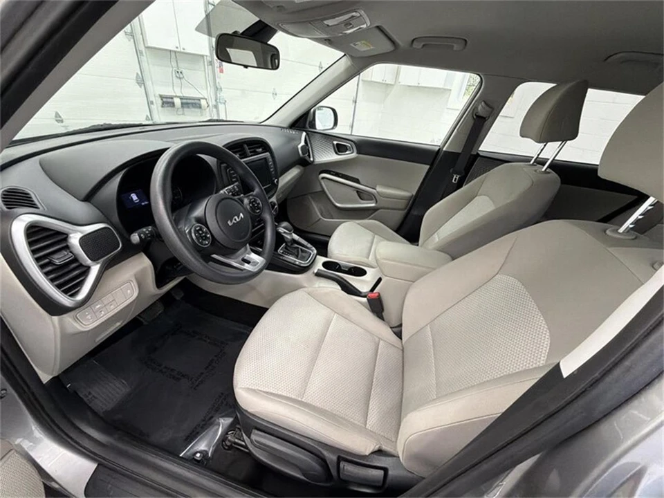 2022 Kia Soul - Image 10 of 16