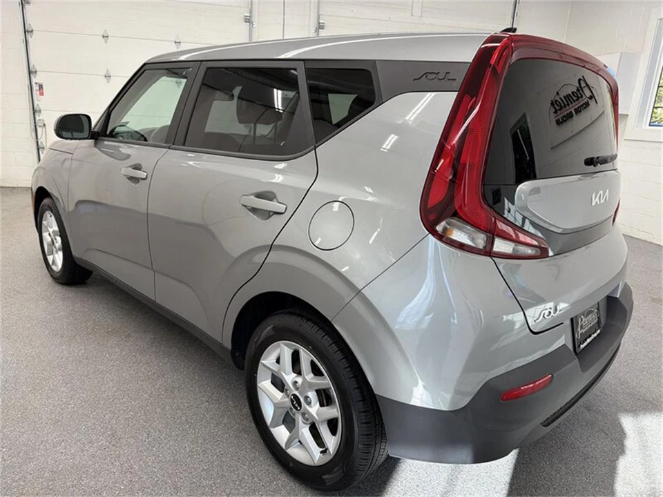 2022 Kia Soul - Image 7 of 16