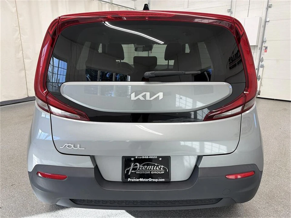 2022 Kia Soul - Image 6 of 16