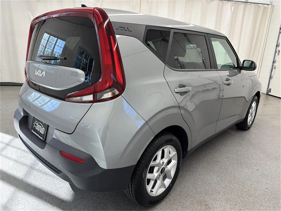 2022 Kia Soul - Image 5 of 16
