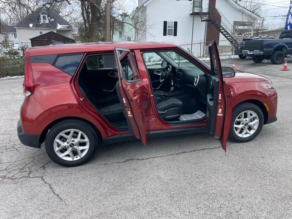 2022 Kia Soul - Image 5 of 21