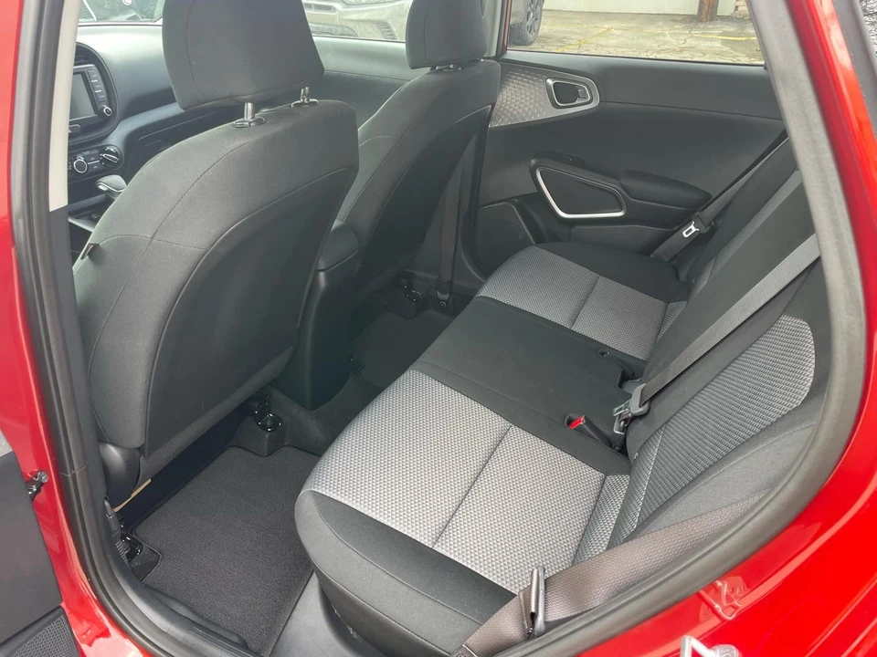 2022 Kia Soul - Image 17 of 21