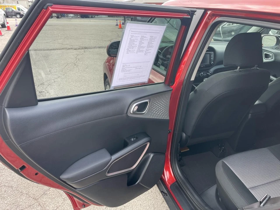 2022 Kia Soul - Image 16 of 21