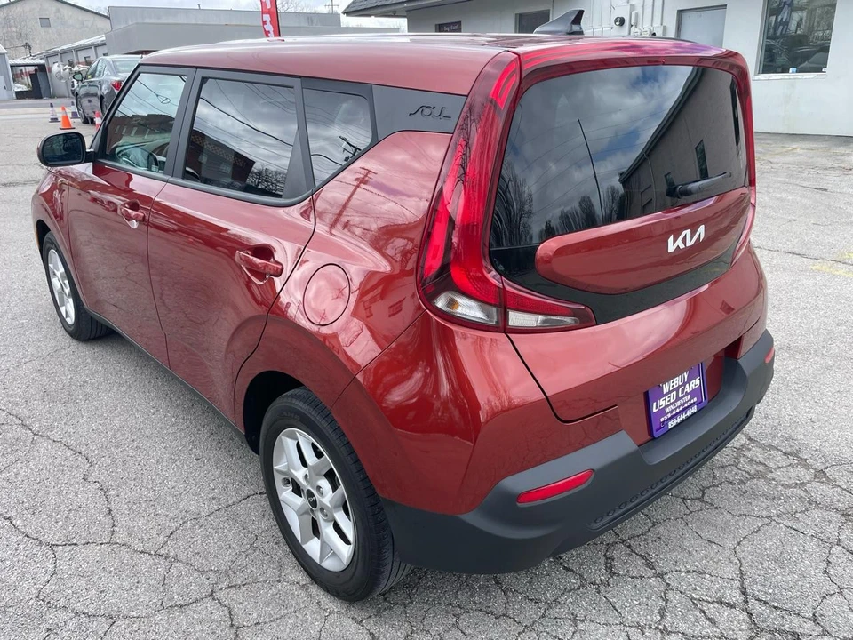 2022 Kia Soul - Image 9 of 21