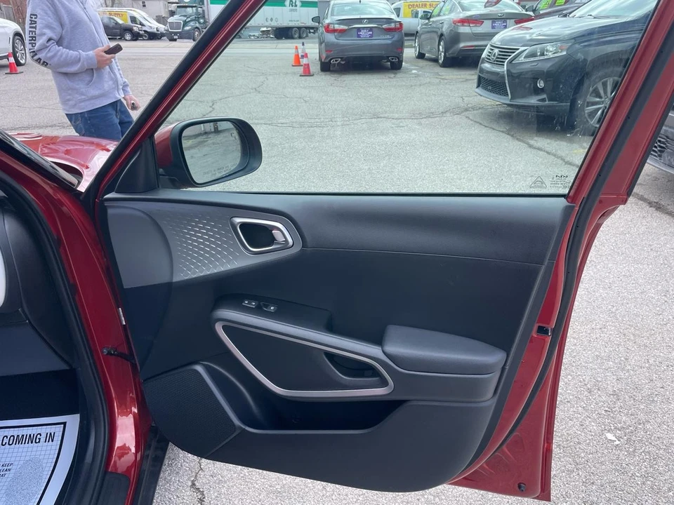 2022 Kia Soul - Image 18 of 21