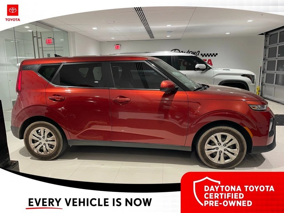 2022 Kia Soul - Image 8 of 10