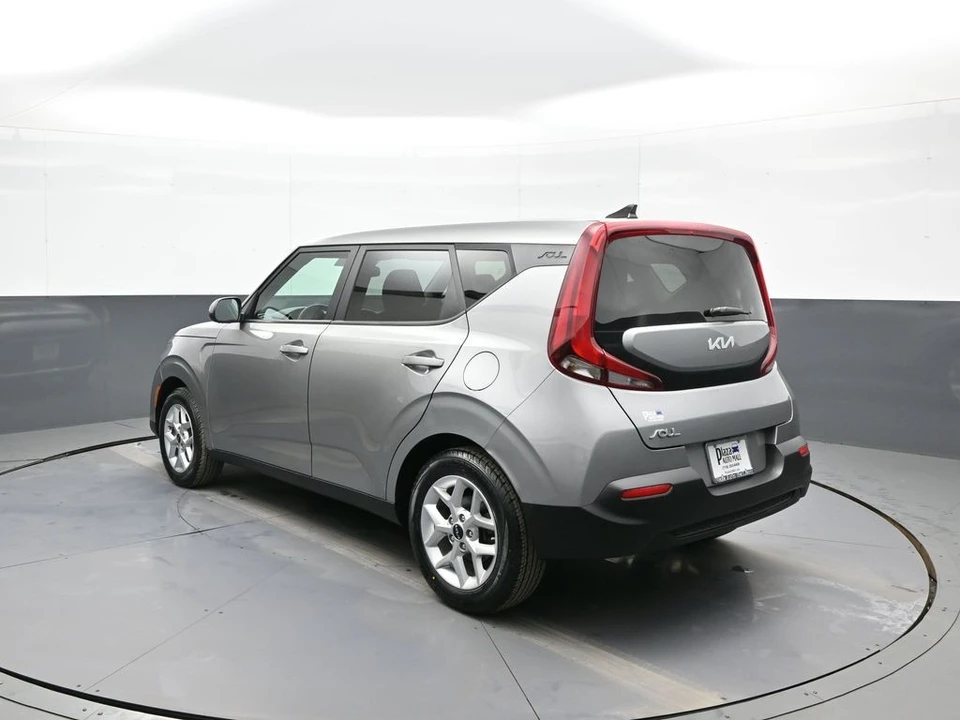 2022 Kia Soul - Image 8 of 21