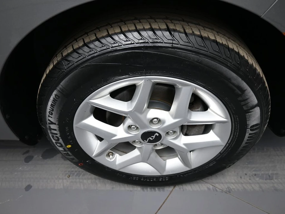 2022 Kia Soul - Image 13 of 21