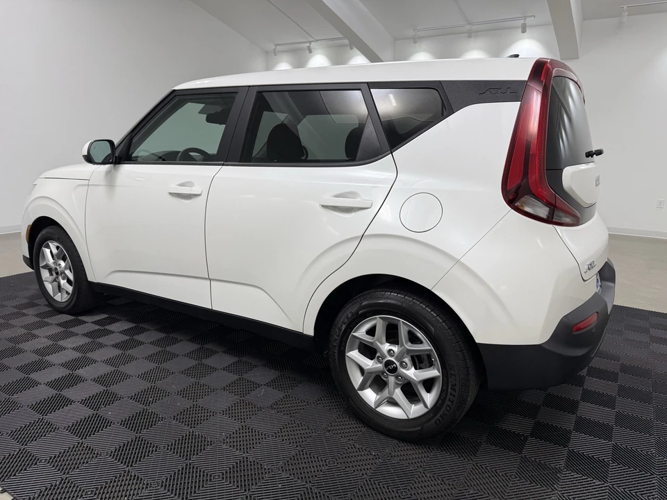 2022 Kia Soul - Image 5 of 21