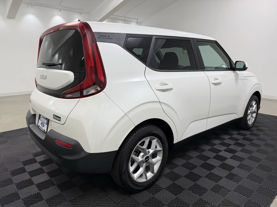 2022 Kia Soul - Image 7 of 21