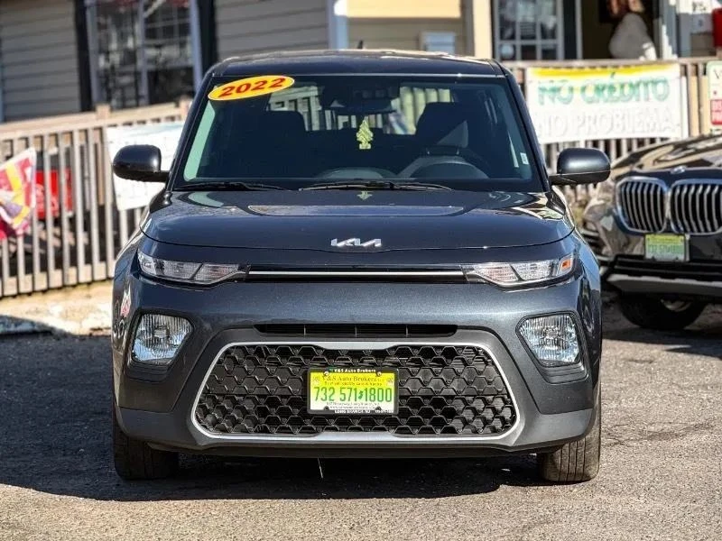 2022 Kia Soul - Image 2 of 12