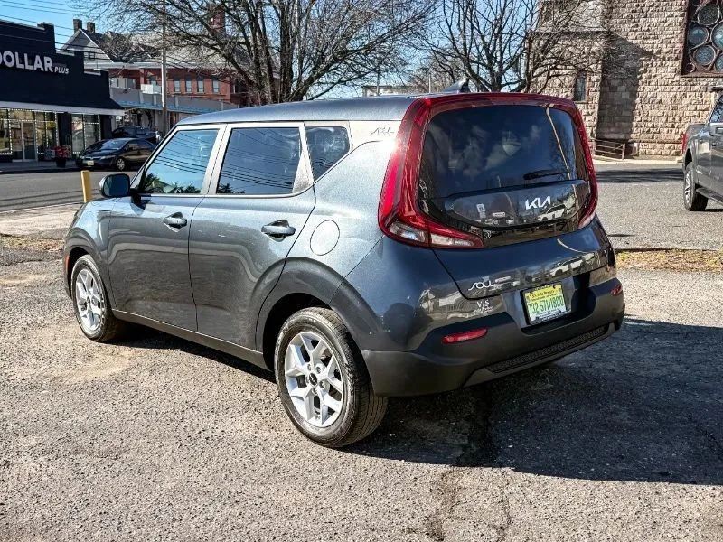 2022 Kia Soul - Image 7 of 12