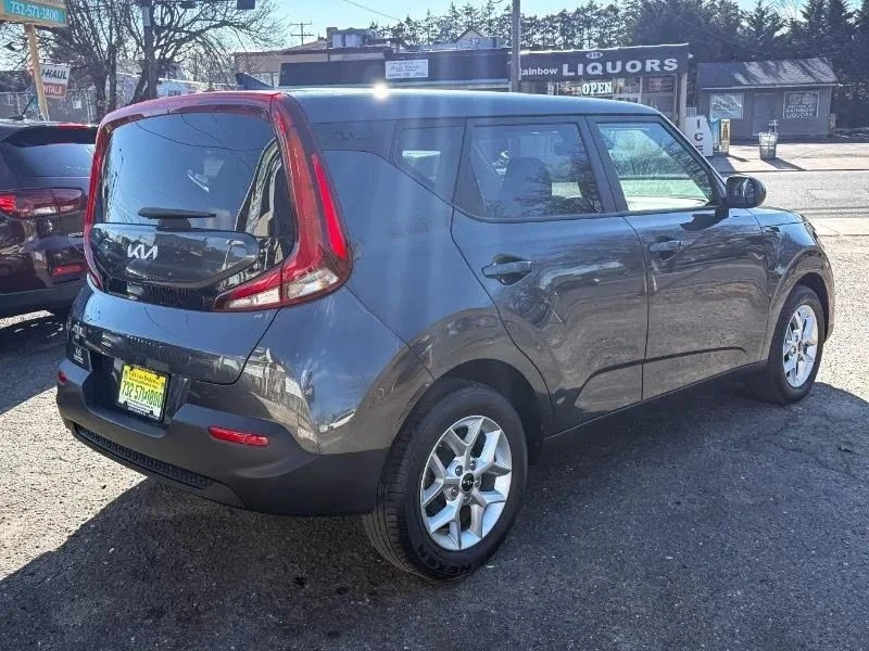 2022 Kia Soul - Image 5 of 12