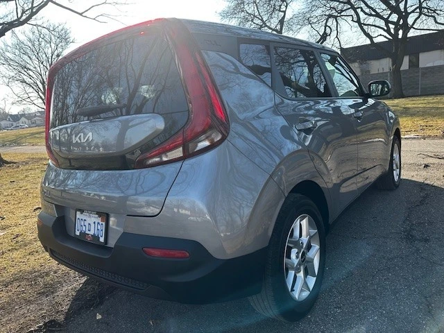 2022 Kia Soul - Image 2 of 20
