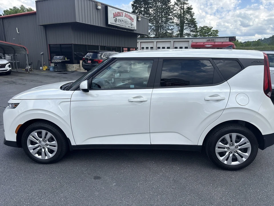 2022 Kia Soul - Image 3 of 12