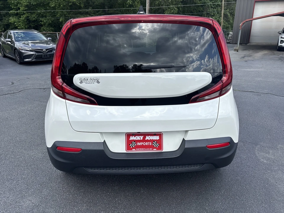 2022 Kia Soul - Image 5 of 31
