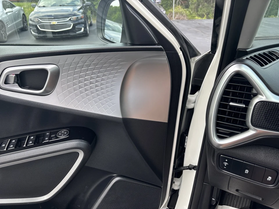 2022 Kia Soul - Image 26 of 31