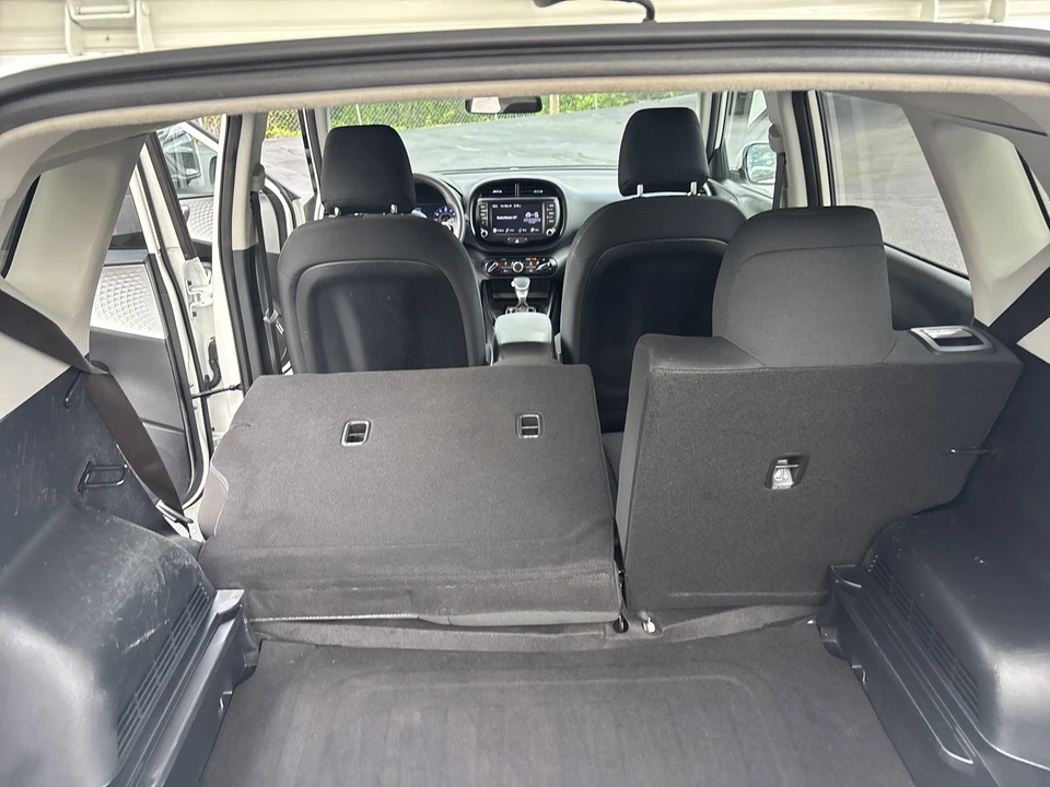 2022 Kia Soul - Image 18 of 31