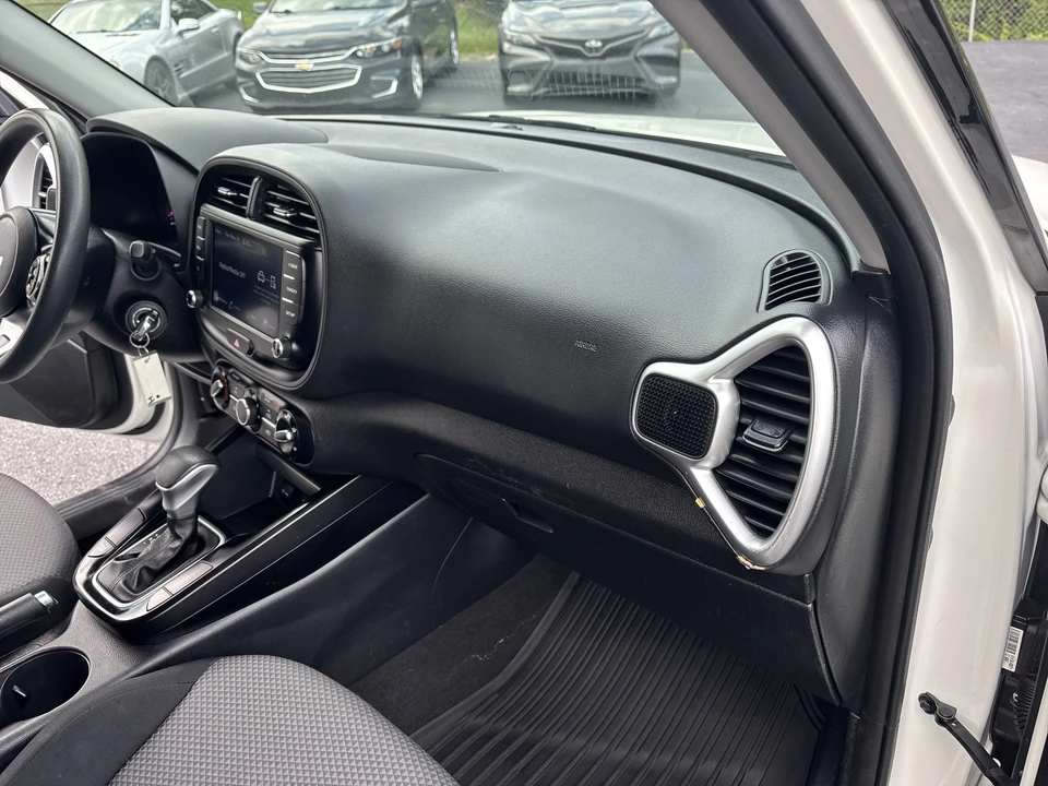 2022 Kia Soul - Image 24 of 31