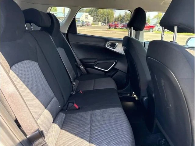 2022 Kia Soul - Image 7 of 10
