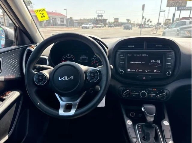 2022 Kia Soul - Image 9 of 10