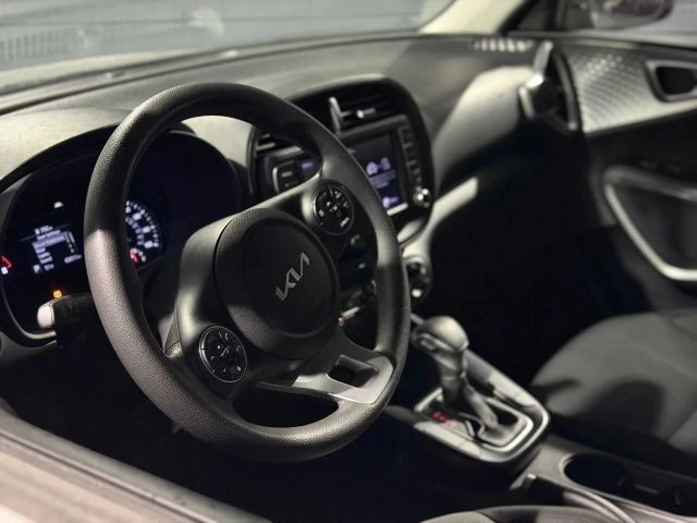 2022 Kia Soul - Image 18 of 21