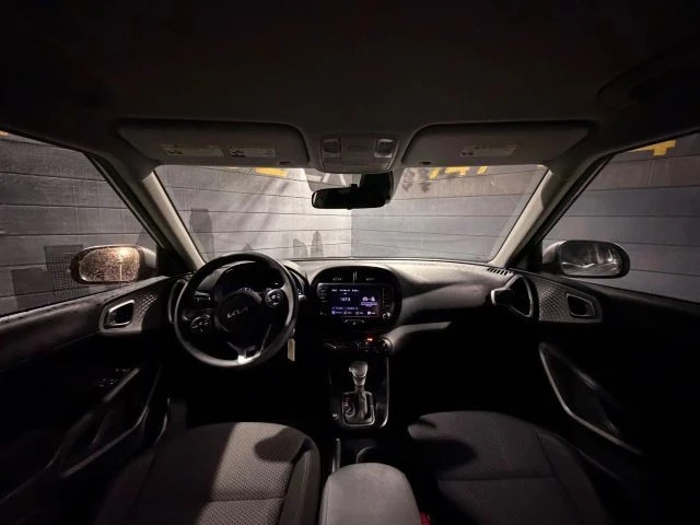 2022 Kia Soul - Image 17 of 21