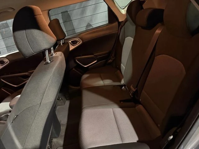 2022 Kia Soul - Image 12 of 21