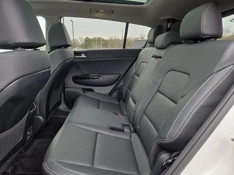 2022 Kia Sportage - Image 10 of 12