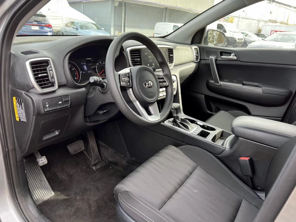 2022 Kia Sportage - Image 11 of 29