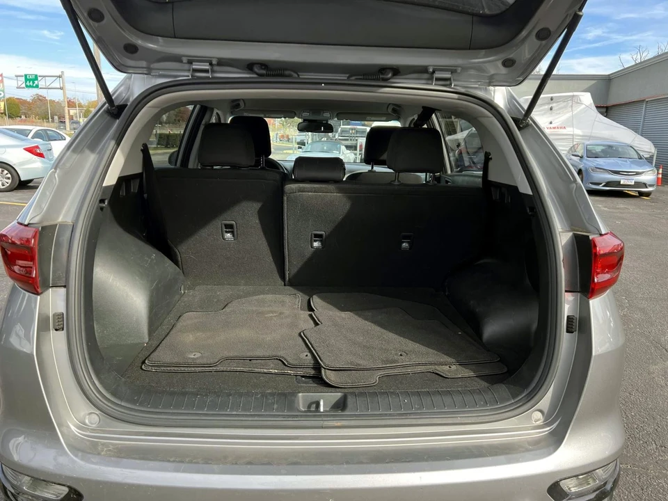 2022 Kia Sportage - Image 8 of 29