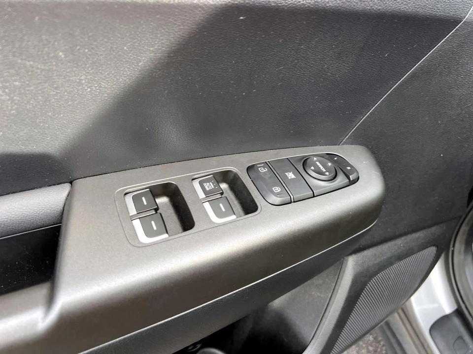 2022 Kia Sportage - Image 17 of 29