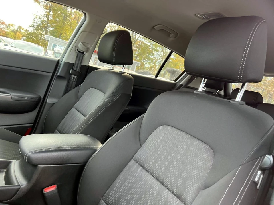 2022 Kia Sportage - Image 9 of 29