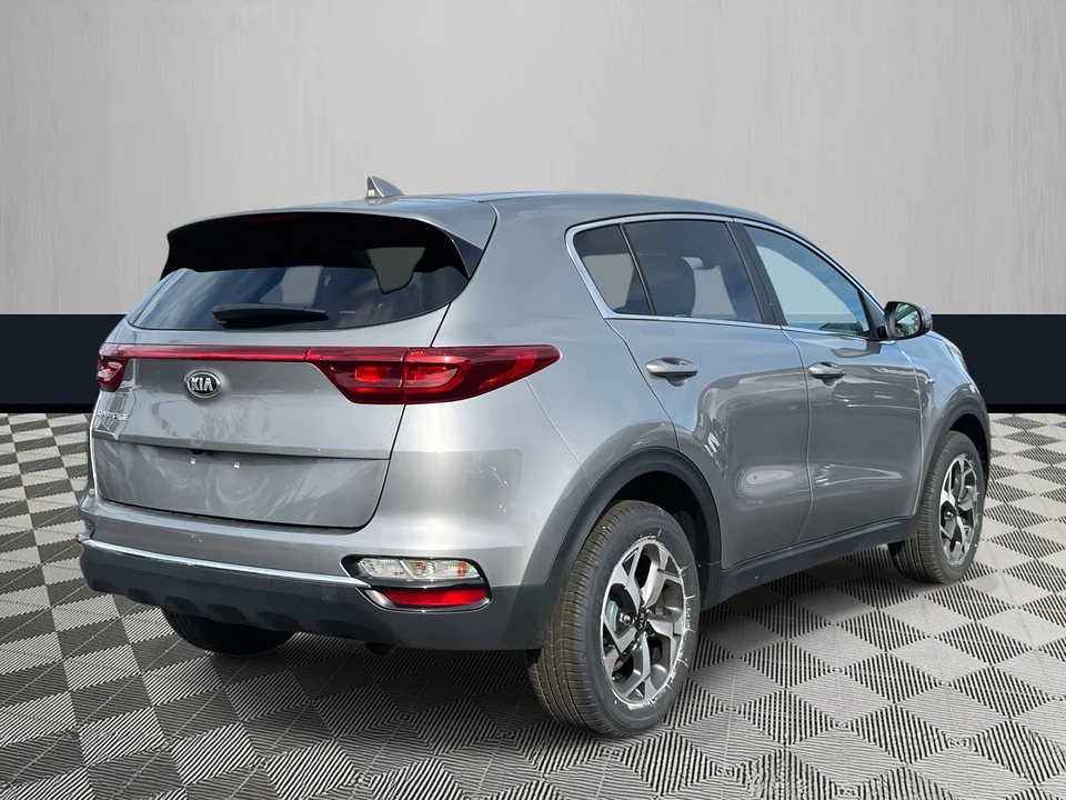2022 Kia Sportage - Image 4 of 29