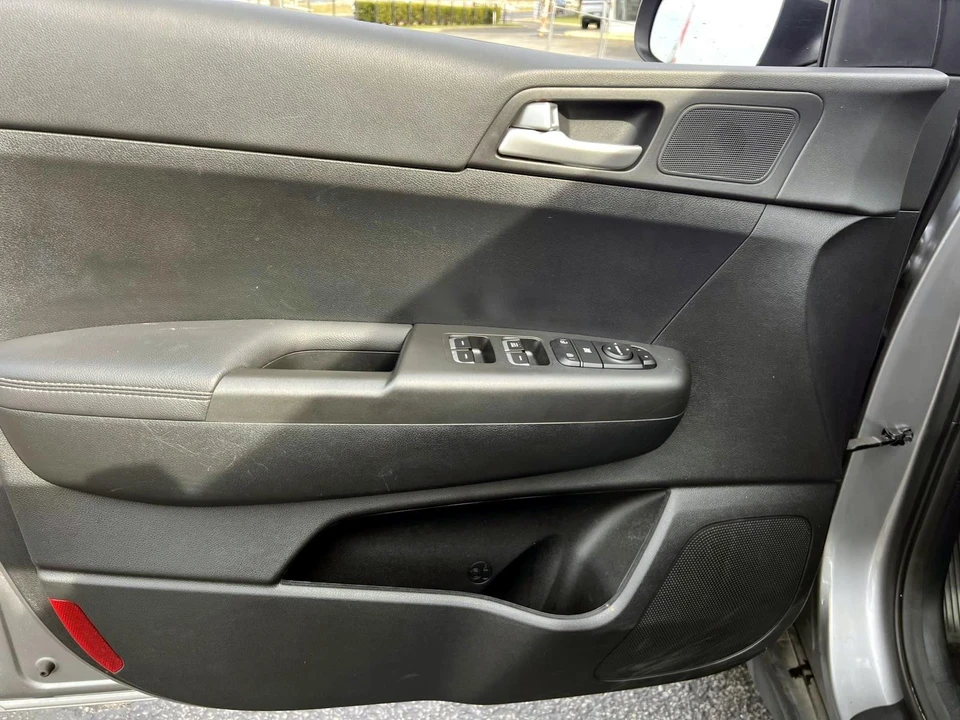 2022 Kia Sportage - Image 15 of 29
