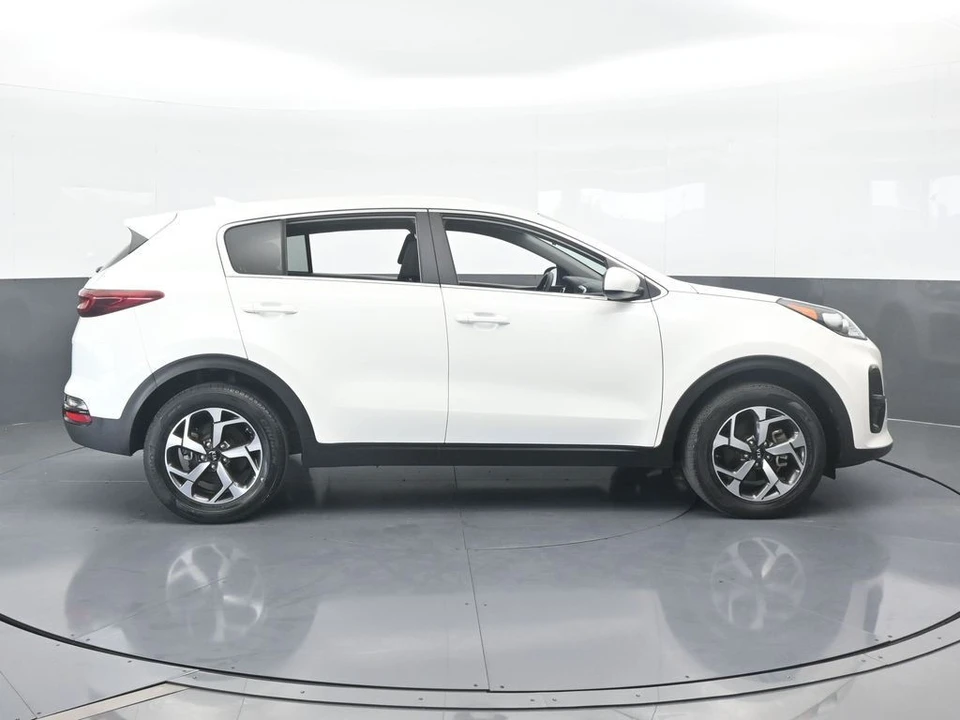 2022 Kia Sportage - Image 7 of 12