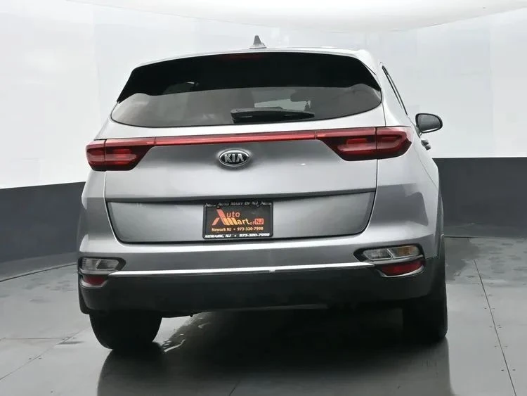 2022 Kia Sportage - Image 8 of 12