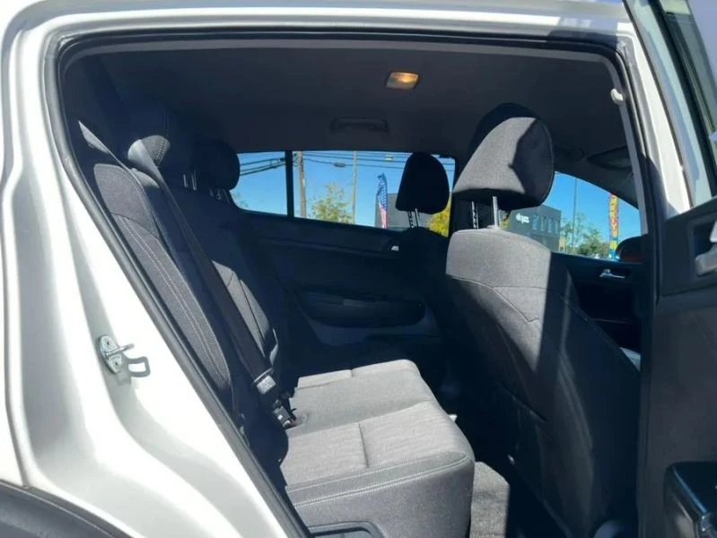 2022 Kia Sportage - Image 10 of 12