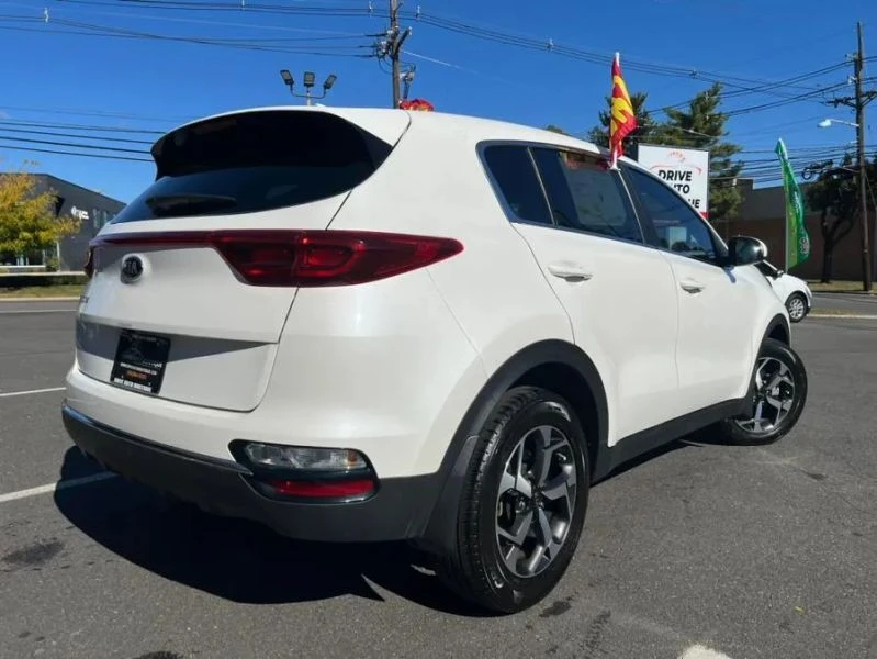 2022 Kia Sportage - Image 5 of 12