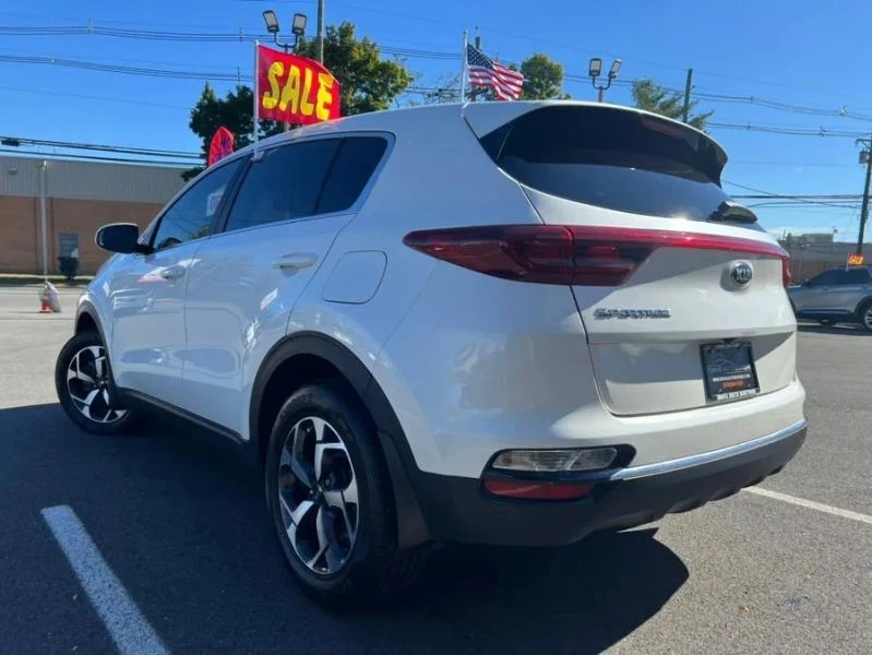 2022 Kia Sportage - Image 4 of 12