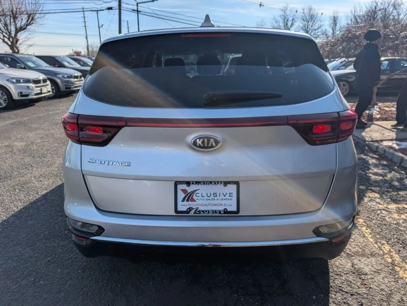 2022 Kia Sportage - Image 6 of 12