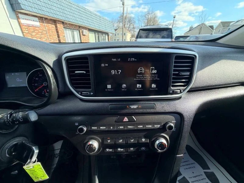2022 Kia Sportage - Image 4 of 12