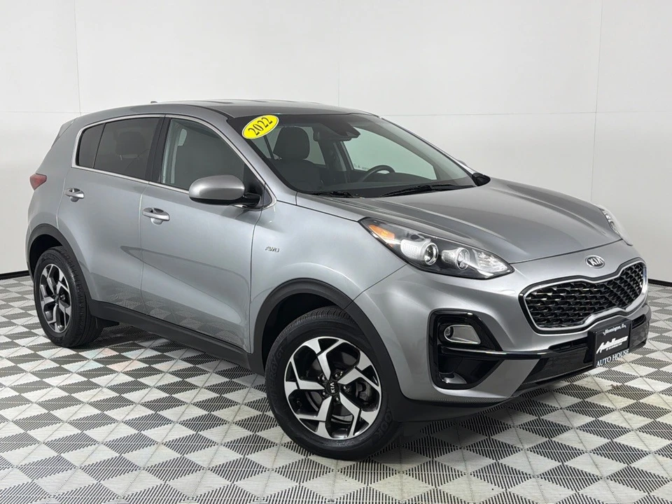 2022 Kia Sportage - Image 2 of 12