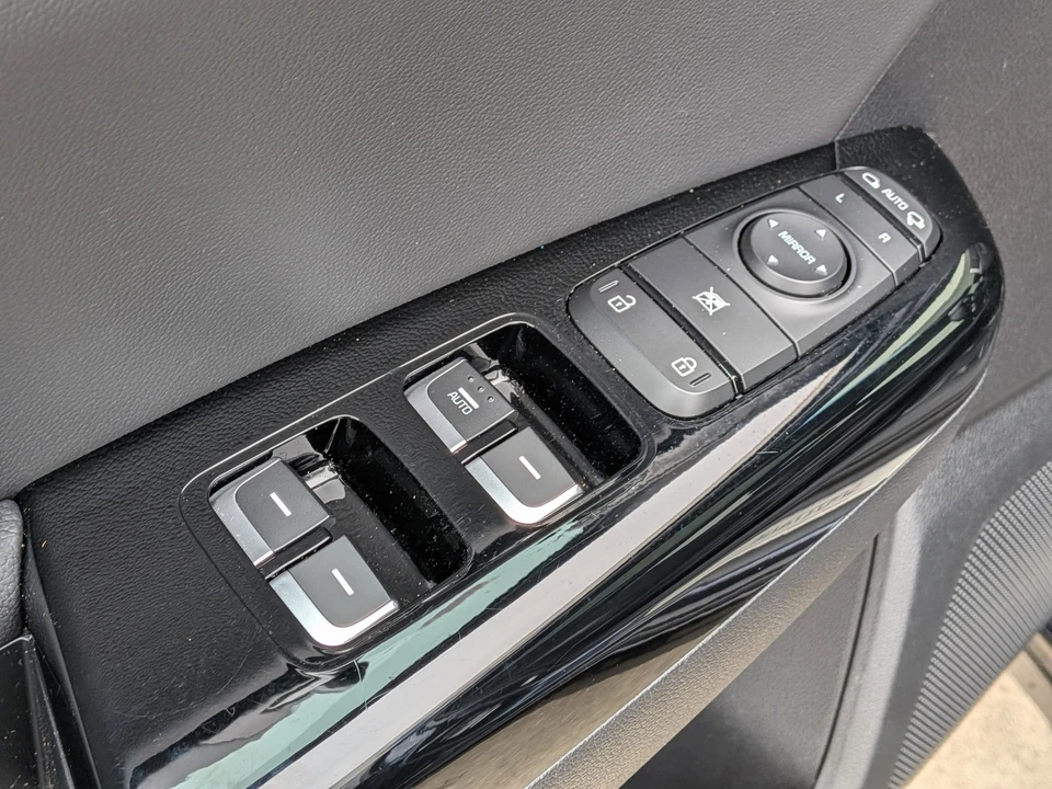 2022 Kia Sportage - Image 15 of 21
