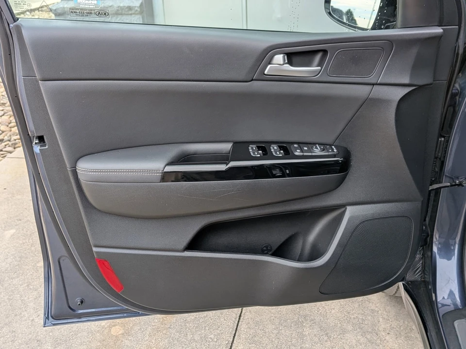2022 Kia Sportage - Image 13 of 21