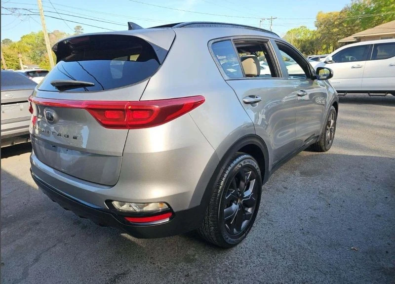 2022 Kia Sportage - Image 3 of 11
